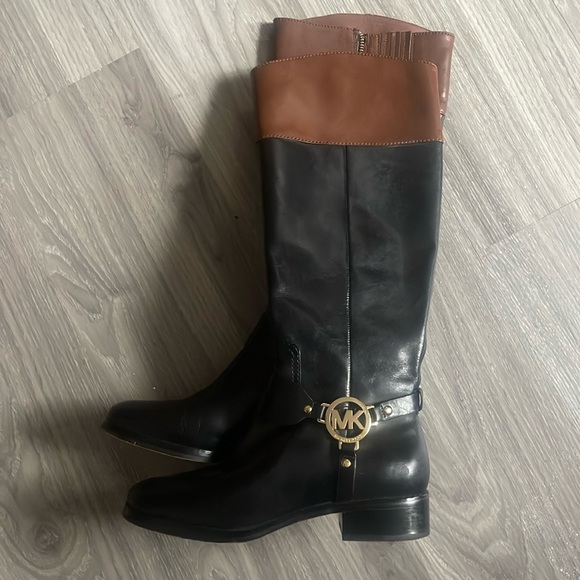 Michael Kors black riding boots with brown trip at top. - Picture 1 of 2